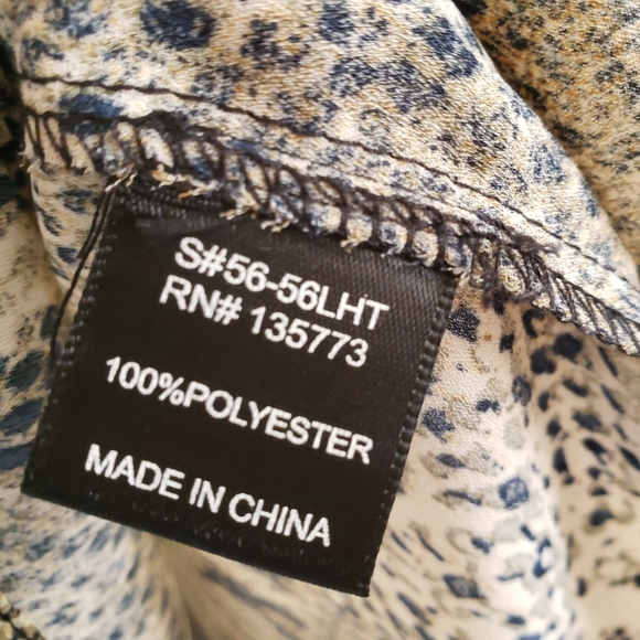 Vanilla Sky Snakeskin Collared deep v blou… - Picture 2 of 5